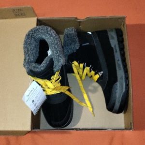 WMNS Bearpaw winterboot